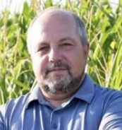 Петър Николов